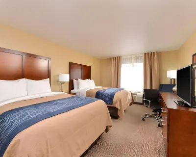 Comfort Inn & Suites Mandan - Bismarck Hotels near Raging Rivers Waterpark