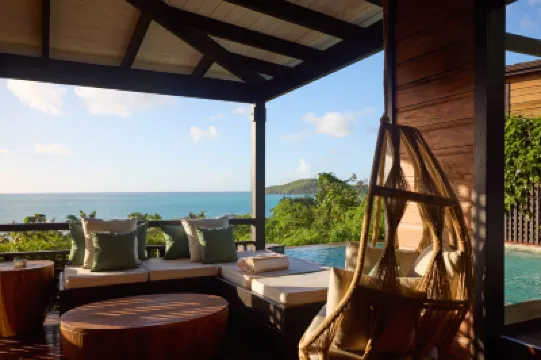 Hermitage Bay โรงแรมใน