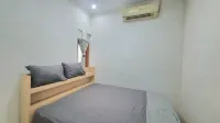 Panda Homestay Jogja Hoteller i Tegalrejo Village