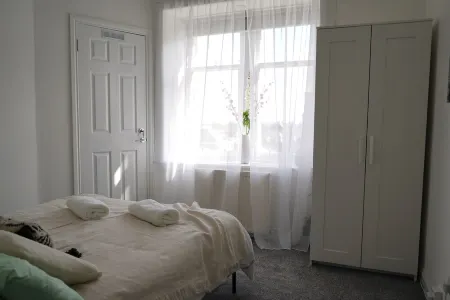 Falkirk City Centre Stylish 2 Bed Flat Отели в г. Фалькирк