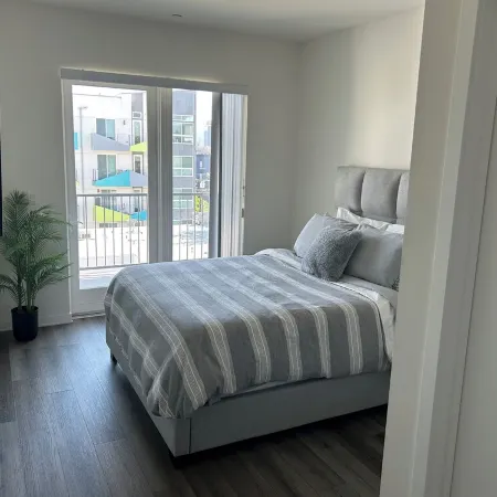 Spacious & Modern 1BedRM in Noho