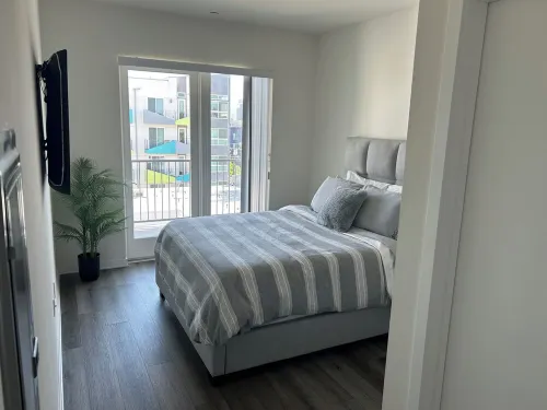 Spacious & Modern 1BedRM in Noho