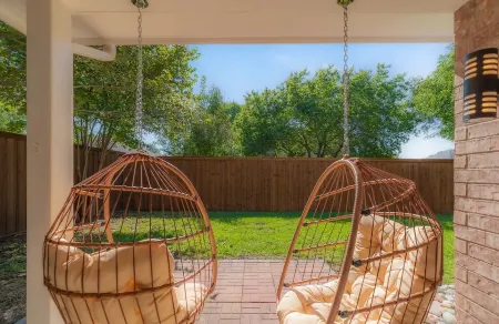 Radiant Retreat with fitness room