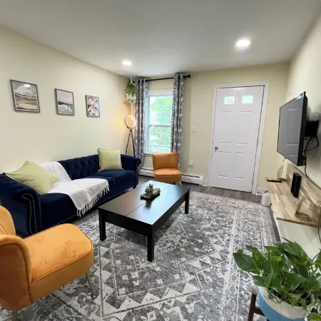 Amazing Deal: Spacious 4-Bed, 2-Bath Duplex Apartment!