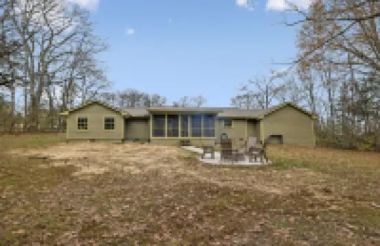 Charming 2-bedroom 2 bath house in Leiper's Fork