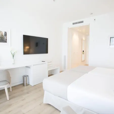 Hotel Albufera Отели рядом с достопримечательностью «Экстрамурс»