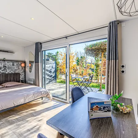 Hôtel'o 3 - l'Ibis Rouge