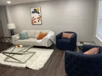 Contemporary 2 BR Townhome- Pet Friendly!