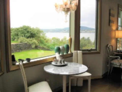 Apartment with Expansive Views;  River & Mountains Walk to Train, Main St, Dia