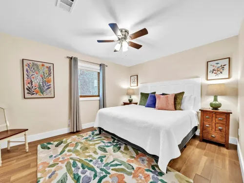 Upscale Beach Front! Great Reviews~West End w/Tons of Windows~Free Beach Service