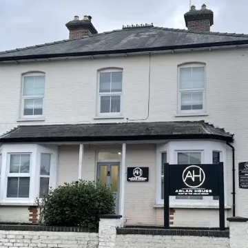 Arlan House, Central Basingstoke Hotel