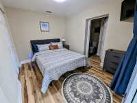 Indian River Escape ~ Hot Tub ~ Steps to River