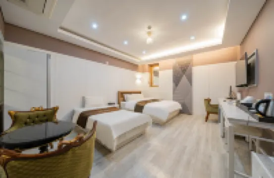 Cygnus Hotel