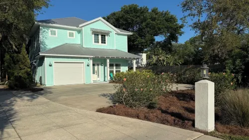 New Build • Walk to the beach• Bikes • Beach Toys!