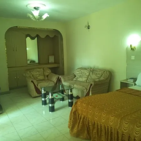Owoods Annex Hotel