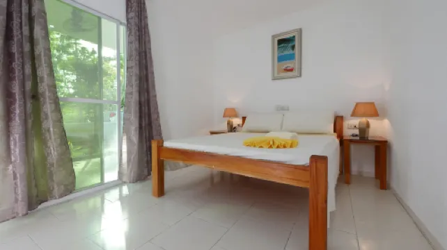 アロナ ゲッコー イン