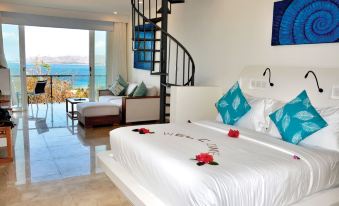 Bukit Pool Suites