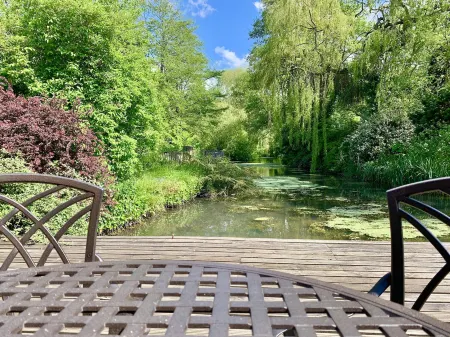 Little Norton Mill Отели рядом с достопримечательностью «Merriott Gospel Hall»