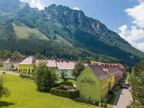 Snug Apartment with Balcony Hotels in Eisenerz