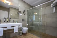 Watts House Hotels in Travancinha