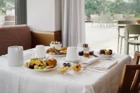 Porta Altinia Suites - breakfast