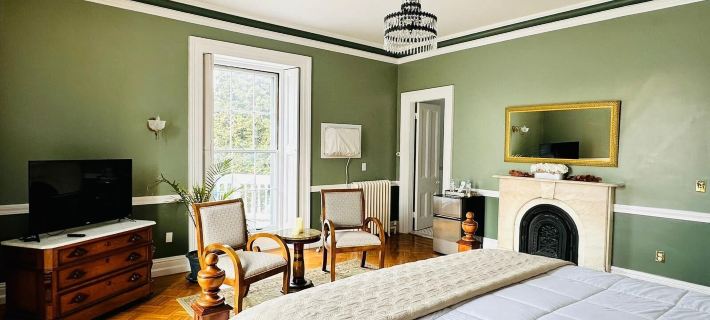 The Hamilton Hoppin House Hotels in Middletown
