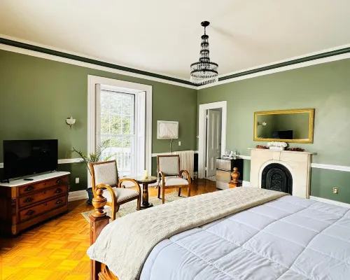 The Hamilton Hoppin House Hotels in Middletown
