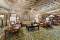 Perfect Palm Beach Location #2, spacious Condo, WiFi, AC in fabulous Palm Beach.