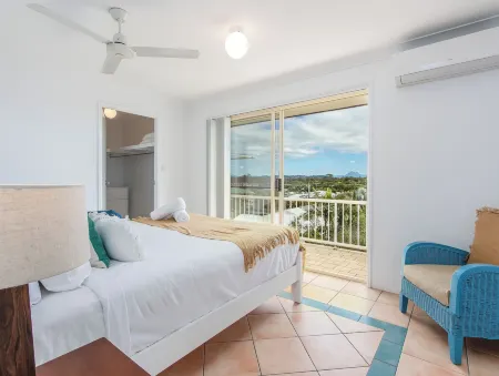 Mountain Views on Marine Parade