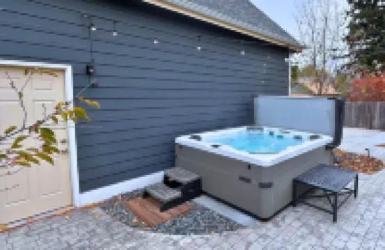 Beautiful Old Town 2 Bedroom Apartment with Bikes!