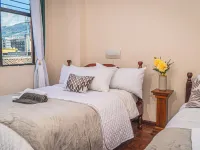 Ukuku Hostel & Rooftop - Quito Hoteles cerca de Tranvía aéreo