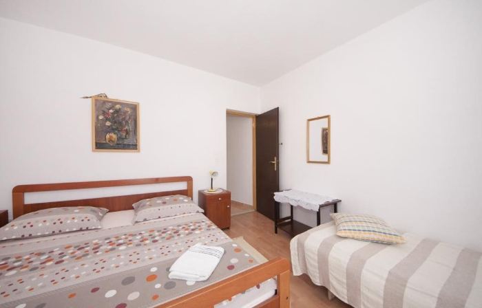 Apartments Mira