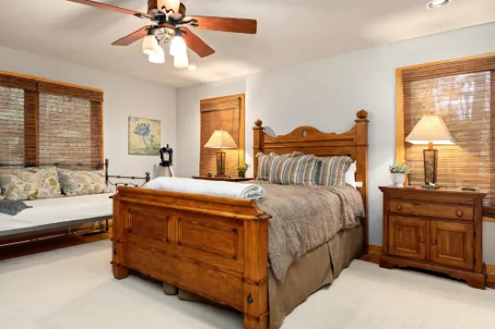 溫特格林的度假屋，帶泳池通道和烤架