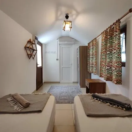 7 Garden Bungalow / Camping