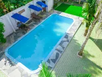 Runako Lodge - Kolam Renang