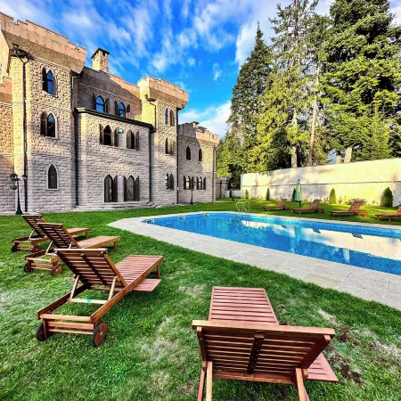 The Castle | your unique way of retreat