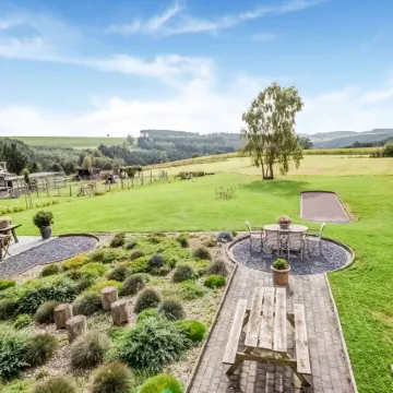 Green Hillside Apartment-Petit Wilogne