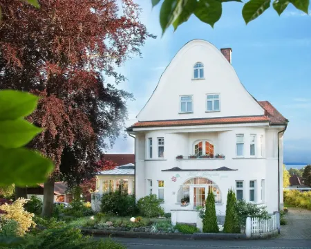 Hotel Schöngarten Garni Hotels in Lindau