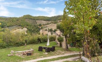 Cozy Cottage with Pool in Assisi