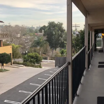 Moonlight Beach Motel