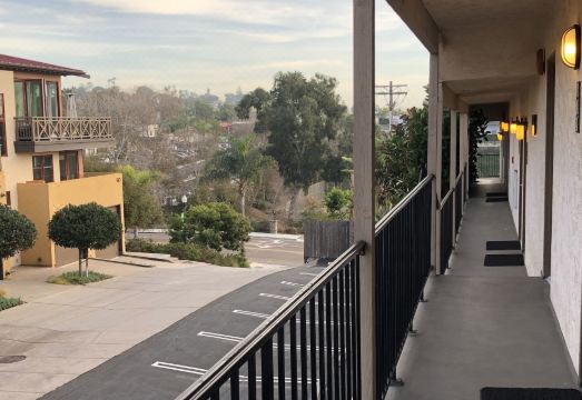 4. 문라이트 비치 ..