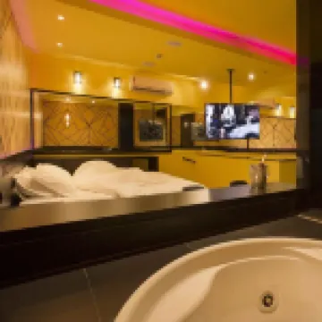 Tout Motel (Adults Only)