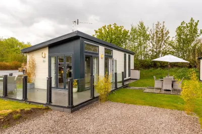 Inside No 1 Retreat Hotel in zona Hyning Monastery