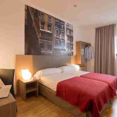 Iraipe Pamplona Hostal Auto Check-IN Rooms