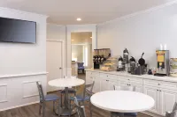 Beachfront Inn and Suites at Dana Point - breakfast
