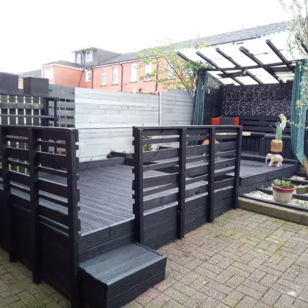 2 Bed House - Sleeps 4 - Pets - Garden - Parking