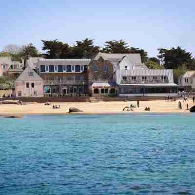 Logis Hôtel Saint-Guirec et de la Plage Hotel Exterior