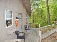 Riverview 1 Bedroom Cabin by RedAwning Hotels in Townsend