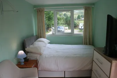 The Pines Cabin - Farm Park Stay Hôtels à : 