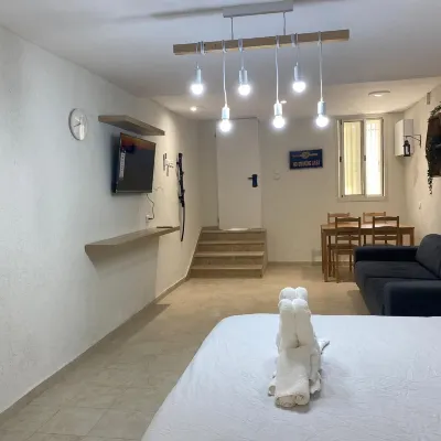 Maya Guest House - German Colony & Baháí Gardens, Haifa Hotels near Bat Galim Beach